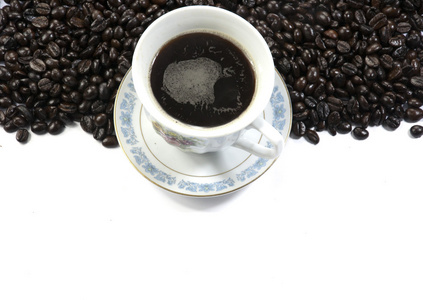 一杯咖啡和咖啡咖啡豆背景