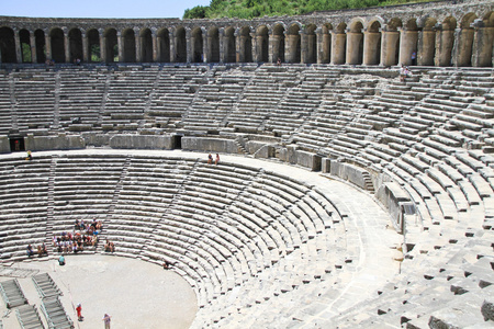 里面的 aspendos 剧院，土耳其