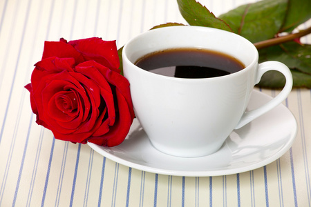 与玫瑰杯咖啡