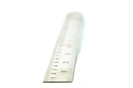 金属标尺测量长度