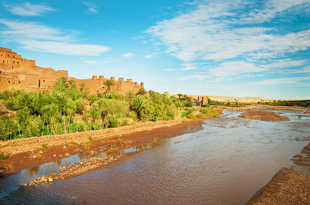 在非洲，摩洛哥北部的黏土城