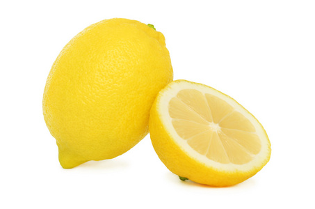 一个半柠檬孤立的