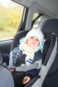 婴儿汽车安全座椅的安全，在外面寻找