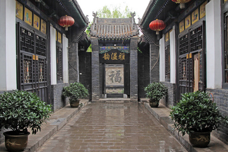 中国传统建筑风格的庭院，与门生