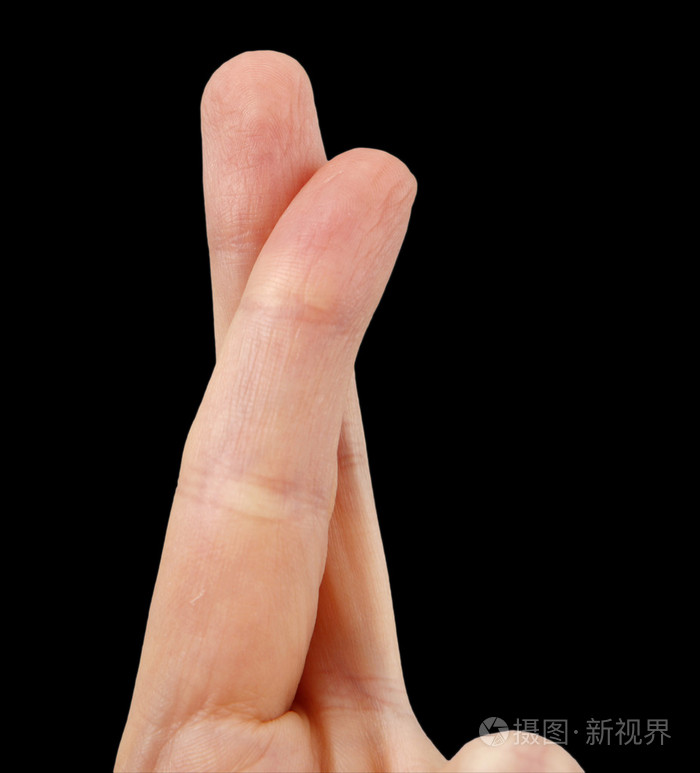 在黑色的白手