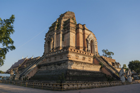 扫管笏迪隆寺