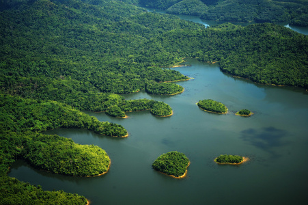 雨林山和湖，马来西亚吉打州arial 视图