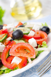 希腊沙拉配乳酪 橄榄和蔬菜 特写