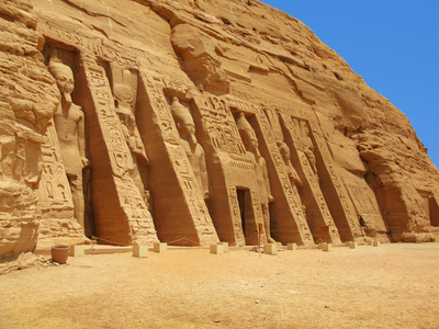 阿布辛波古庙，埃及 哈托尔女神的宏伟庙宇