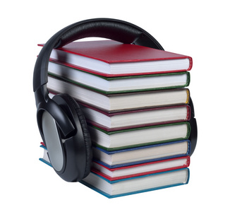 耳机戴上一堆书带彩色封面