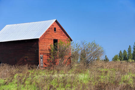 旧的红色谷仓。