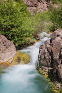快速流动的亚利桑那州化石溪
