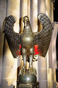 英国利希菲尔德大教堂鹰讲台。