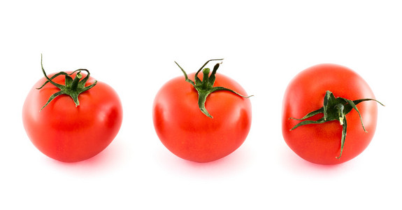 三个新鲜西红柿白上孤立