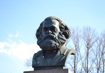 雕像的卡尔马克思在圣彼得堡
