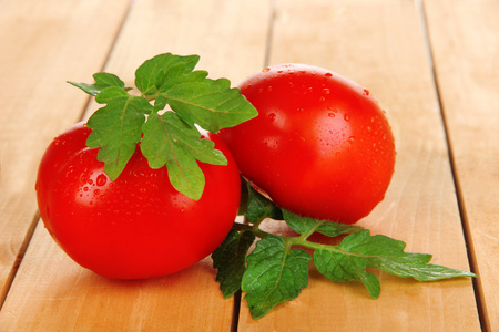 新鲜的西红柿上木表特写