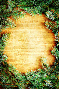 在木板上圣诞杉木树