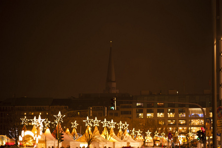 在汉堡之夜白魔法圣诞市场图片