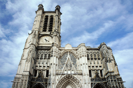 在特鲁瓦圣圣皮埃尔et圣保罗大教堂的哥特式的外观