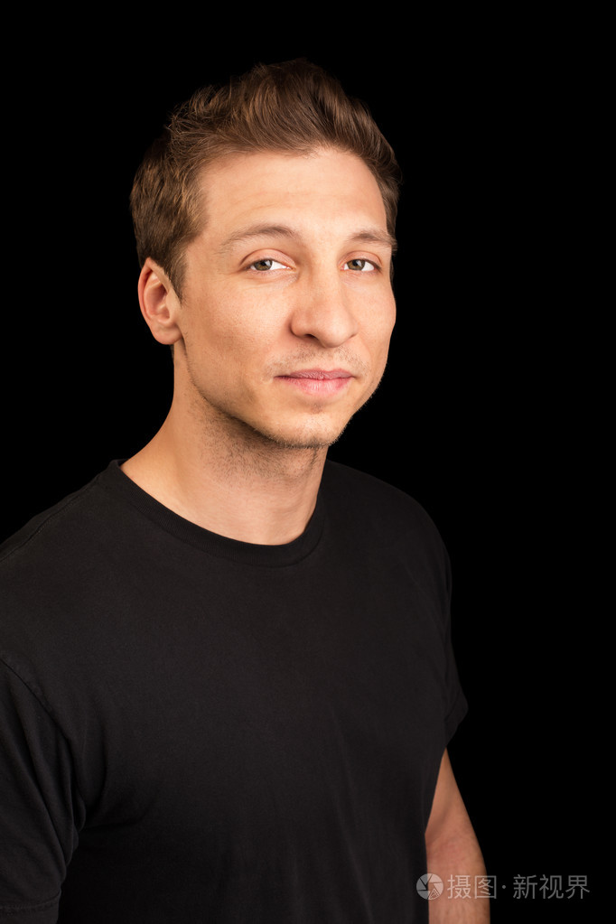 在黑色的成年男性照片-正版商用图片1c9440-摄图新视界