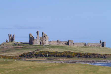 dunstanburgh 城堡，诺桑比亚，英国