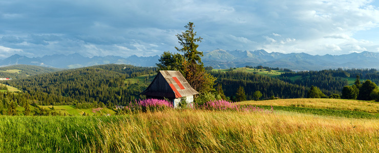 夏天山国家全景