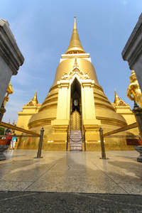 在 wat phra keaw 金色宝塔