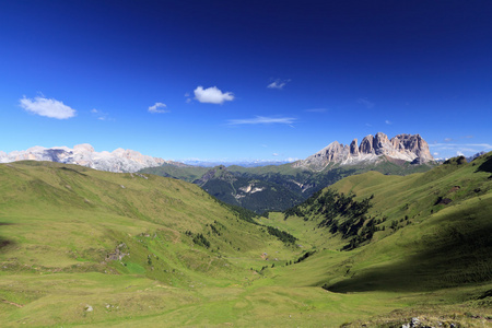 dolomiti景观从片德塞莱