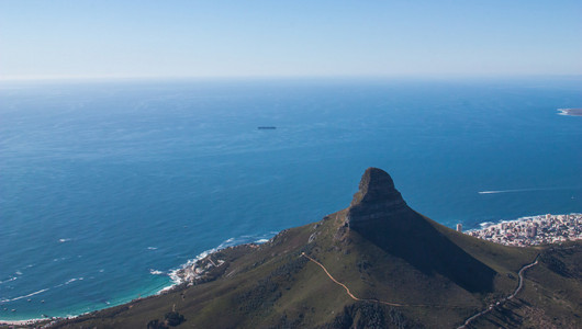 从高空俯瞰南非桌山开普敦美景
