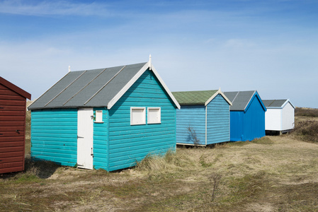 五颜六色的海滩小屋在旧 hunstanton