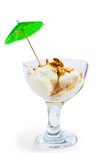 冰淇淋坚果食品杯孤立的白色背景