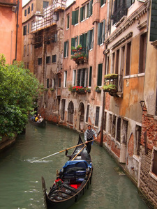 在威尼斯，意大利的浪漫的运河缆车