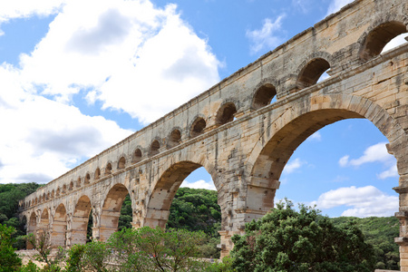 pont du gard罗马渡槽在法国南部靠近尼姆