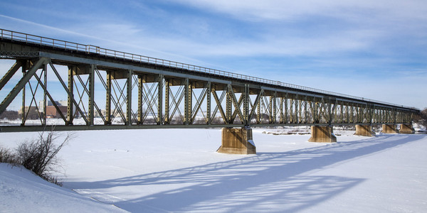 火车桥的冬天