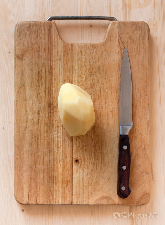 马铃薯和刀