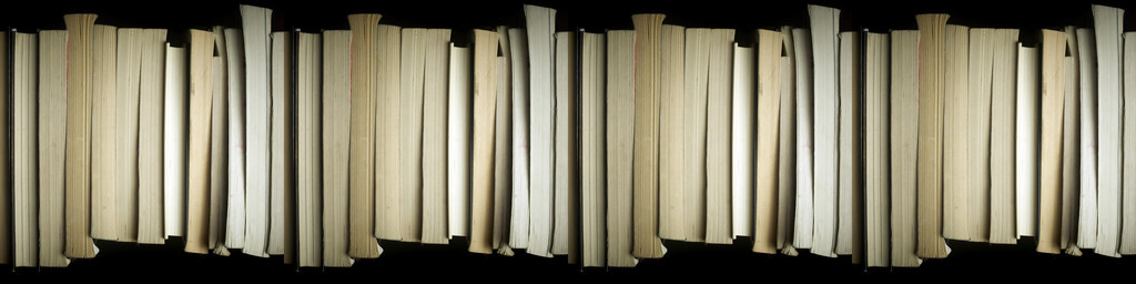 堆积的书籍背景