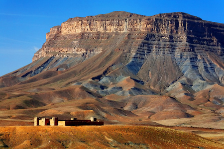 摩洛哥 kasbah 中间阿特拉斯山脉，在摩洛哥，非洲