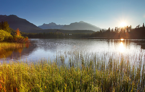 夕阳在山湖斯洛伐克 strbskepleso