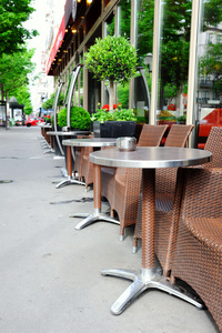 在巴黎的咖啡馆露台