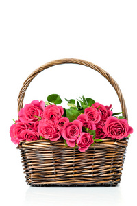 在篮子里的粉红玫瑰