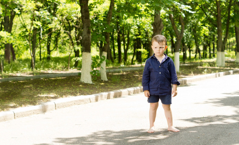 帅哥裸无遮挡赤脚小帅哥照片