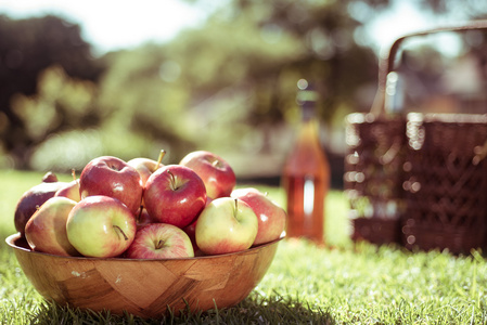 Apples nature wine