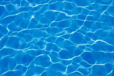 蓝色泳池的底部