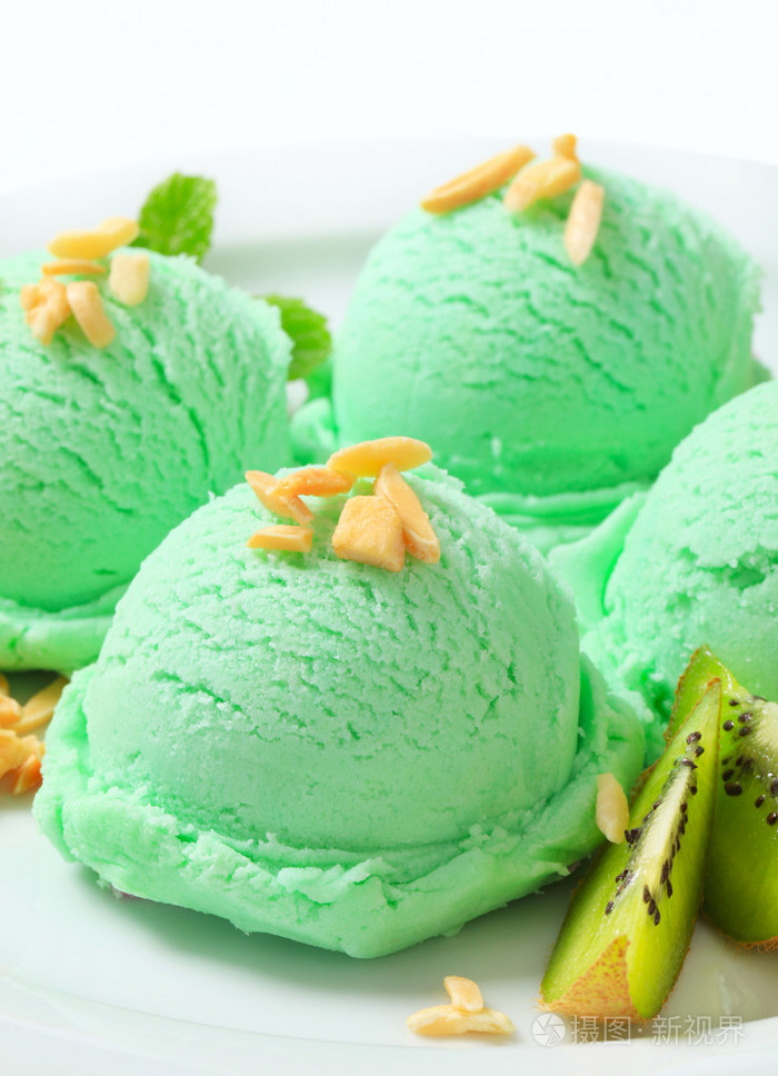 勺光绿色冰淇淋