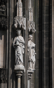 从科隆大教堂的外立面的细节