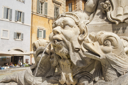 罗马万神殿的地方喷泉