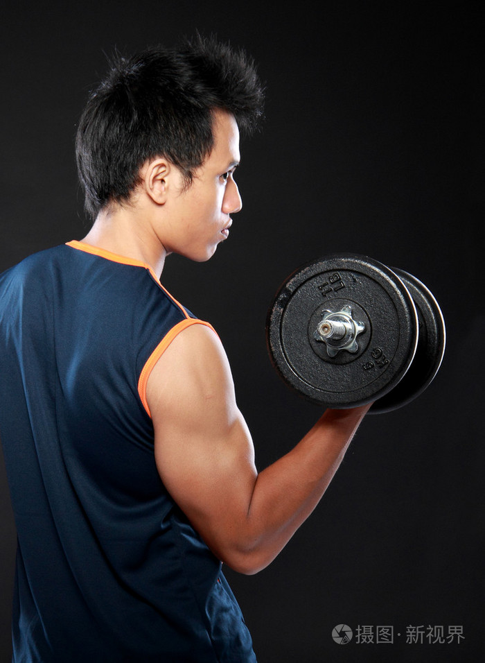 年轻力量的男人