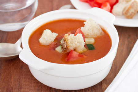 用面包 gaspacho