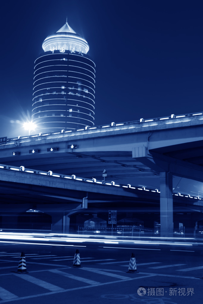 繁荣的城市,在北京,高架桥下的夜景