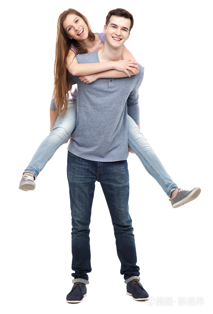 男人给女人背驮骑